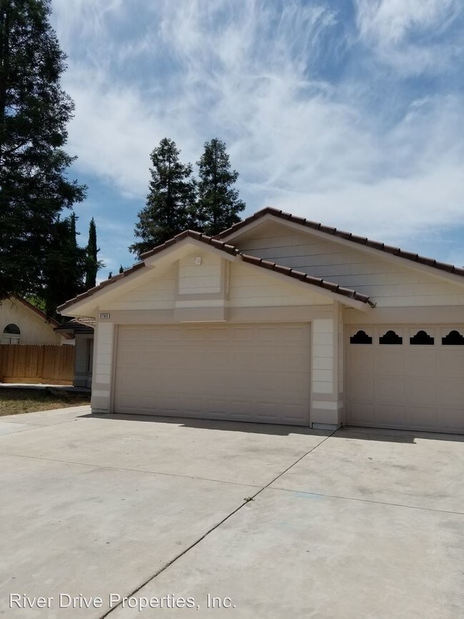 Building Photo - 3 br, 2 bath House - 3765 N. Cornelia Ave