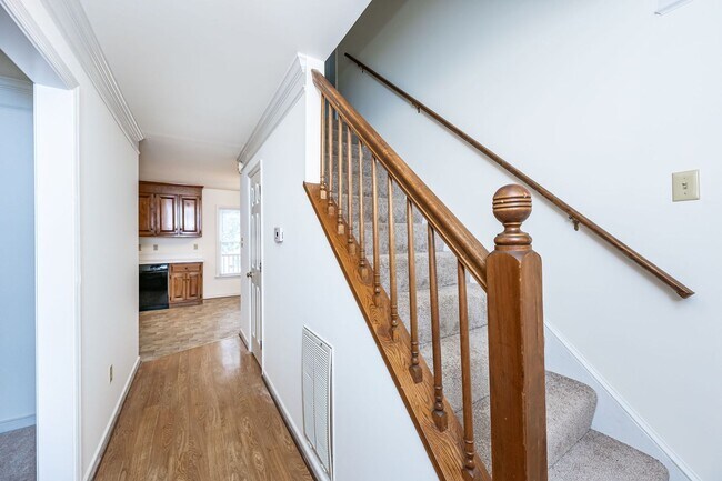 Building Photo - Very Well Maintained Midlothian Home Avail...