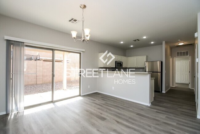 Foto del edificio - NOW OFFERING THE FIRST FULL MONTH FREE!
