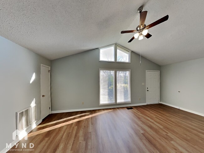Foto del edificio - 5214 Amberwood Cir