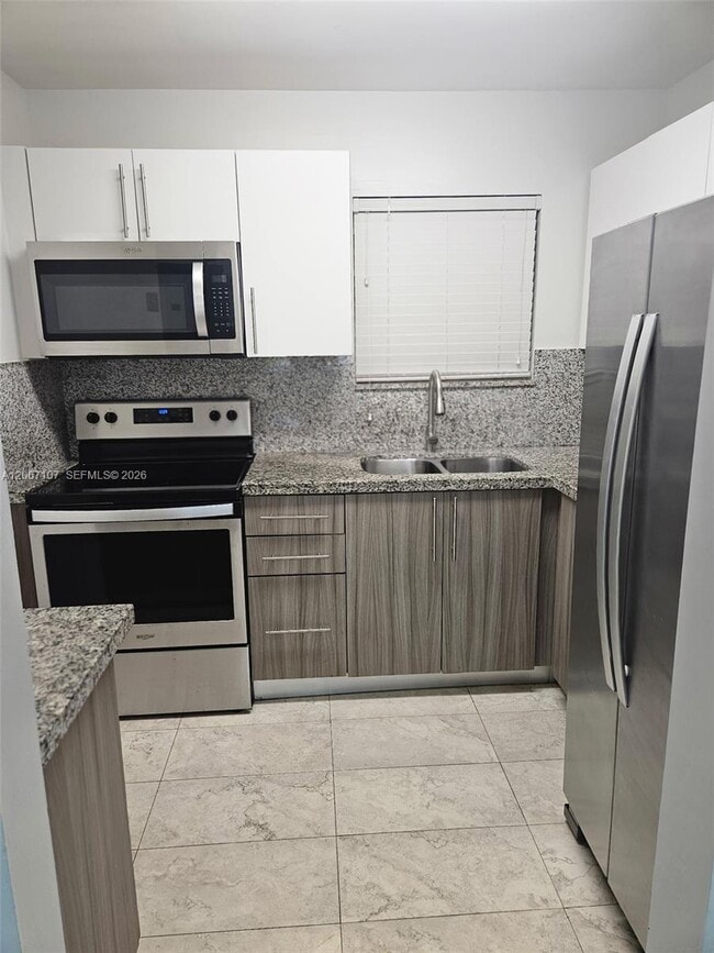 Building Photo - 7470 Miami Lakes Dr