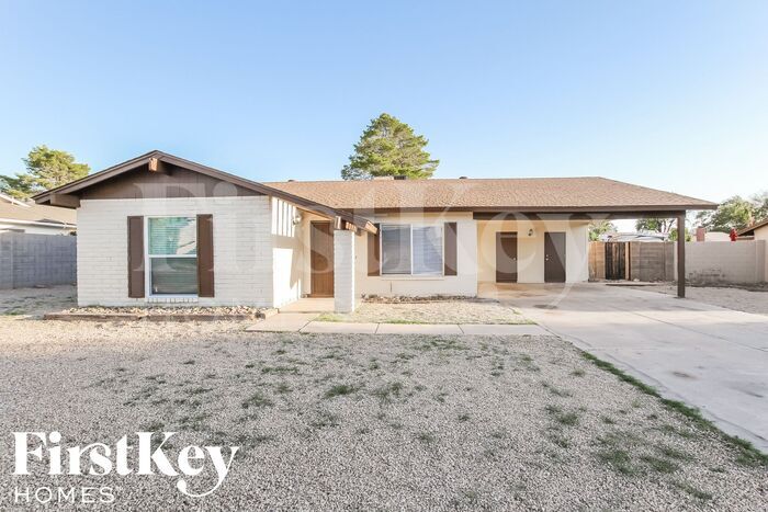 Primary Photo - 1327 W Kerry Ln