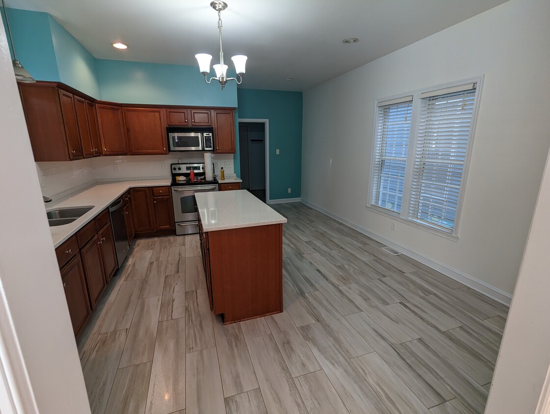 Kitchen - 2221 Cedar St