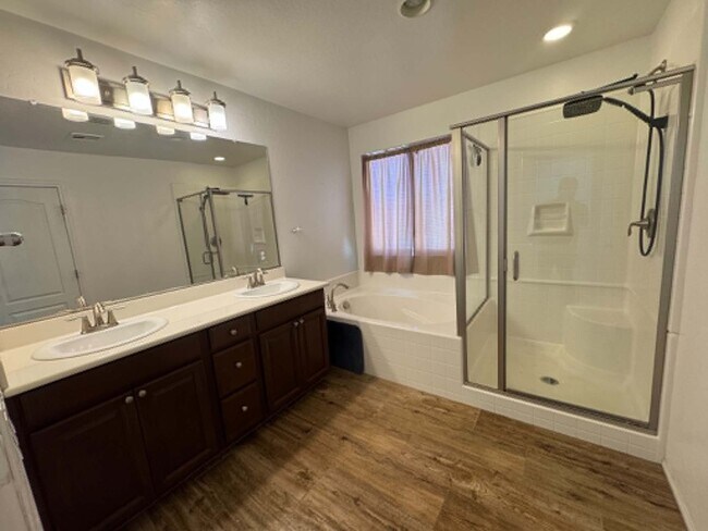 Building Photo - 10732 Centerville Bay Ct