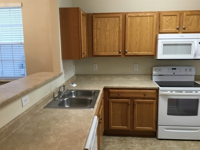 Building Photo - 144 Buchanan Lane