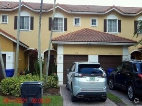 Building Photo - 1718 SW 81st Way