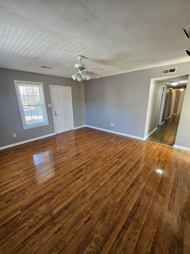 Foto del edificio - 4 Bedroom Home in Wilmington, NC!