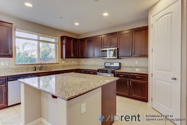 Foto del edificio - 4 br, 3 bath House - 484 Epic Street, Vaca...