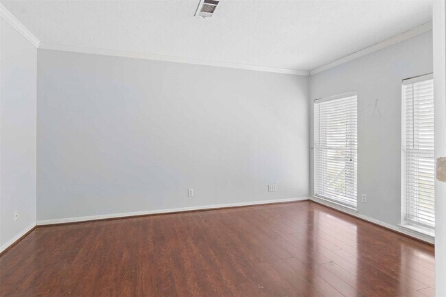 Foto del edificio - 5914 Willowbend Blvd