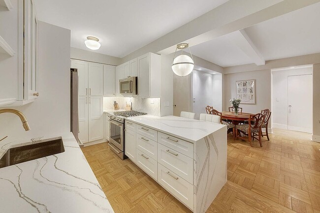 Building Photo - 175 W 93rd St