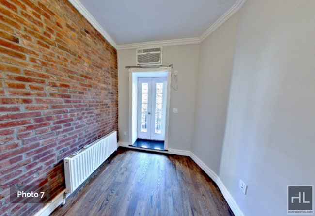 Building Photo - NO FEE 4 BED WITH PRIVATE ROOF DECK IN HEL...