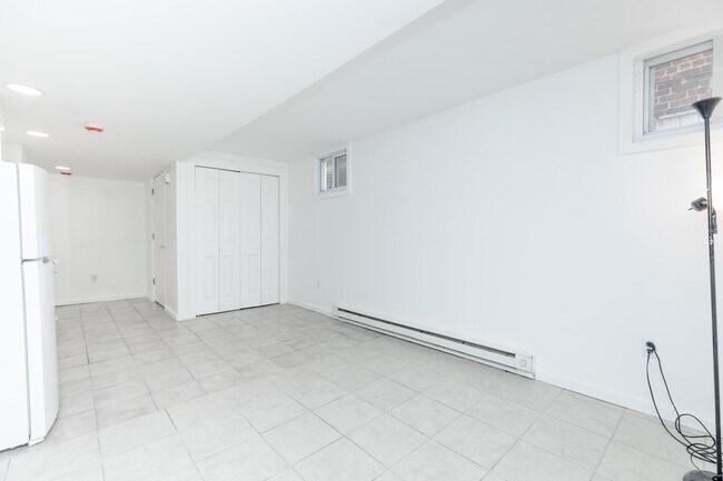 Building Photo - 121 67th St