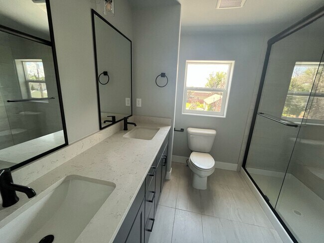 Foto del edificio - 216 Miller Ln