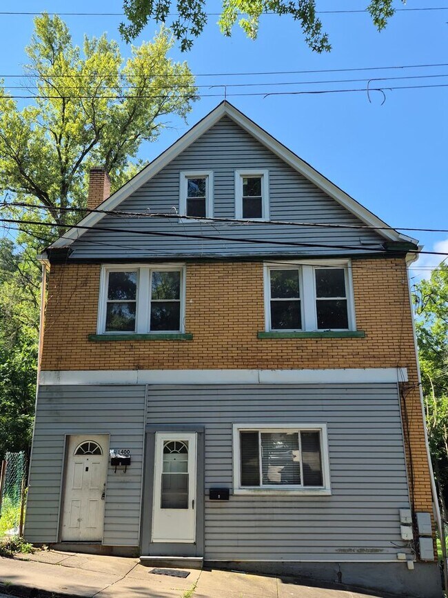 Building Photo - 1400 Hill Ave