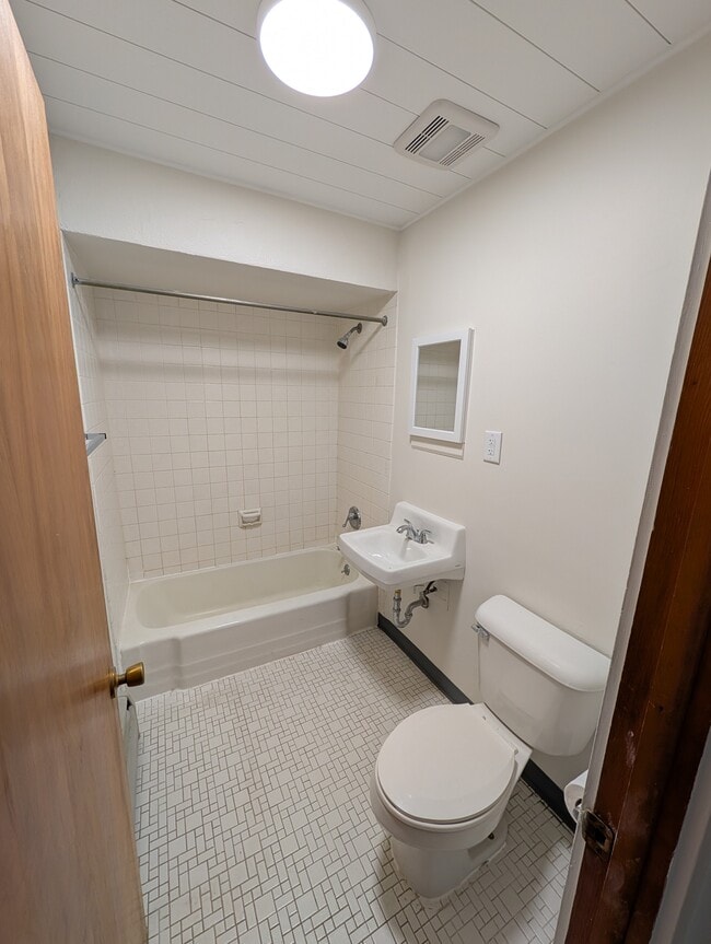 Building Photo - 1213 N Indiana St