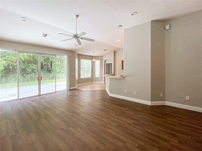 Foto del edificio - 3018 Lakewood Pointe Dr