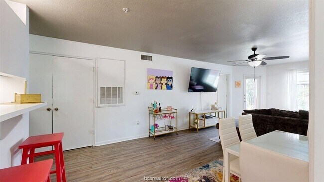 Foto del edificio - 515 Southwest Pkwy