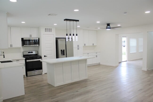 Building Photo - 5310 Randon Rd