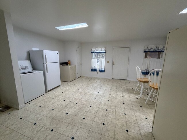 Building Photo - Nice 2-Bedroom Single Family Home Available in Ligonier