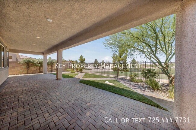 Building Photo - SINGLE STORY HOME ON THE TUSCANY GOLF COUR...