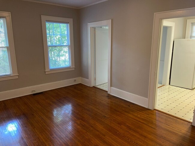 Building Photo - Adorable One Bedroom Apartment in Dilworth!