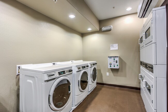 Foto del edificio - Ensemble Senior Living