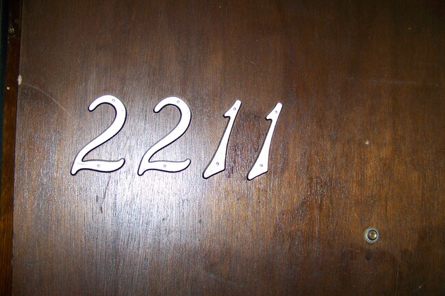 Building Photo - 2211 Stoneybrook Rd