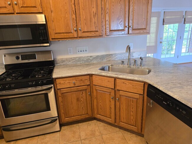 Foto del edificio - 3517 Harbison Ct