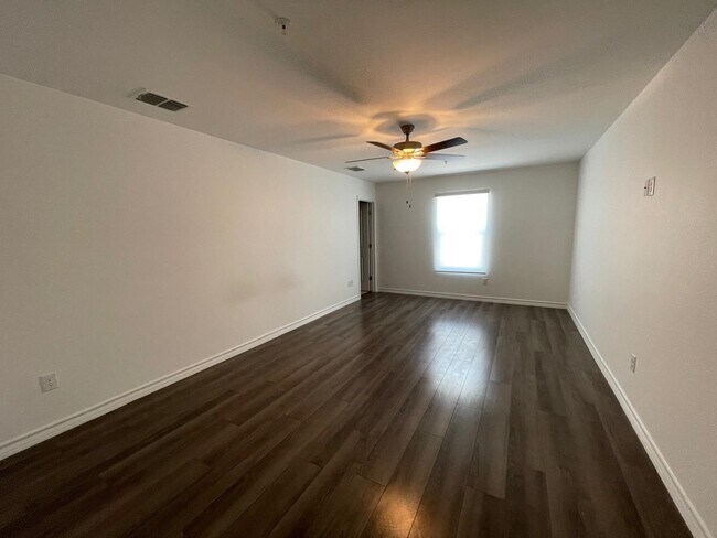 Foto del edificio - 9917 Bijan Dr