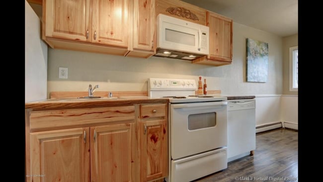 Building Photo - 1330 Nelchina St