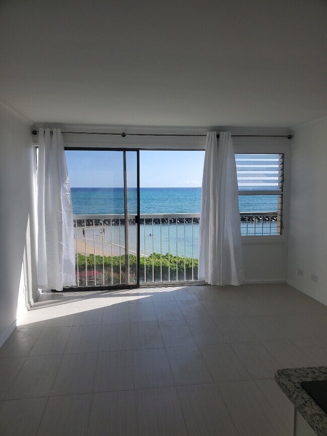 Makaha Surfside Condo for Rent in Waianae, HI