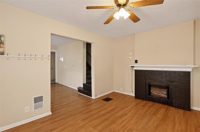 Foto del edificio - 53 Scottsville Rd