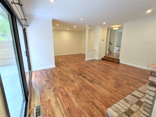 Foto del edificio - 135 Galewood Cir