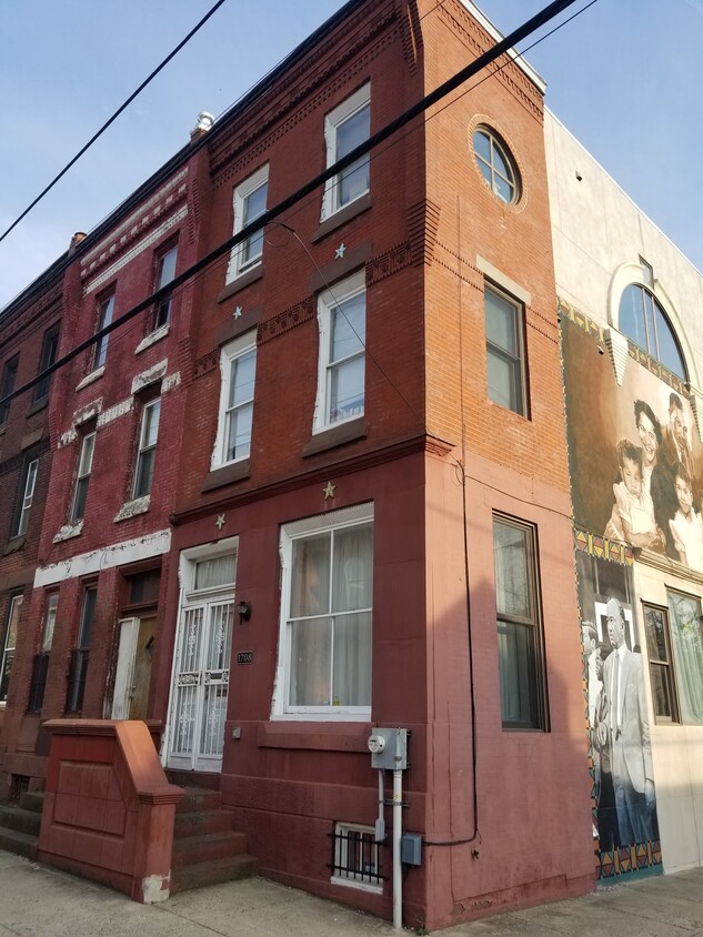 Primary Photo - 1708 W Jefferson St