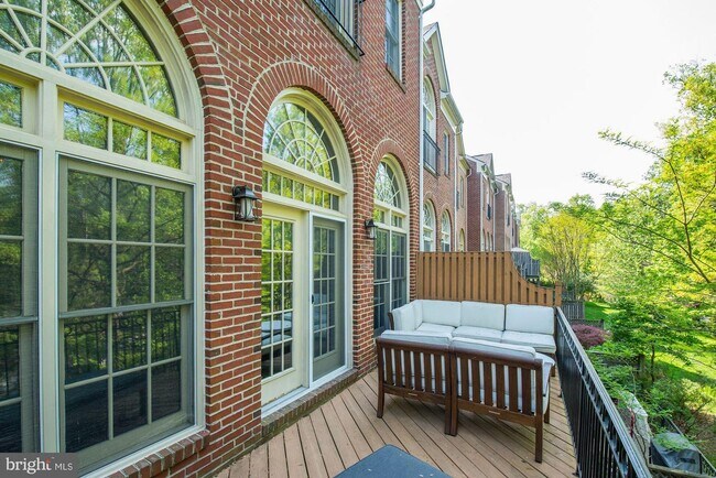 Building Photo - 4005 Mansion Dr NW