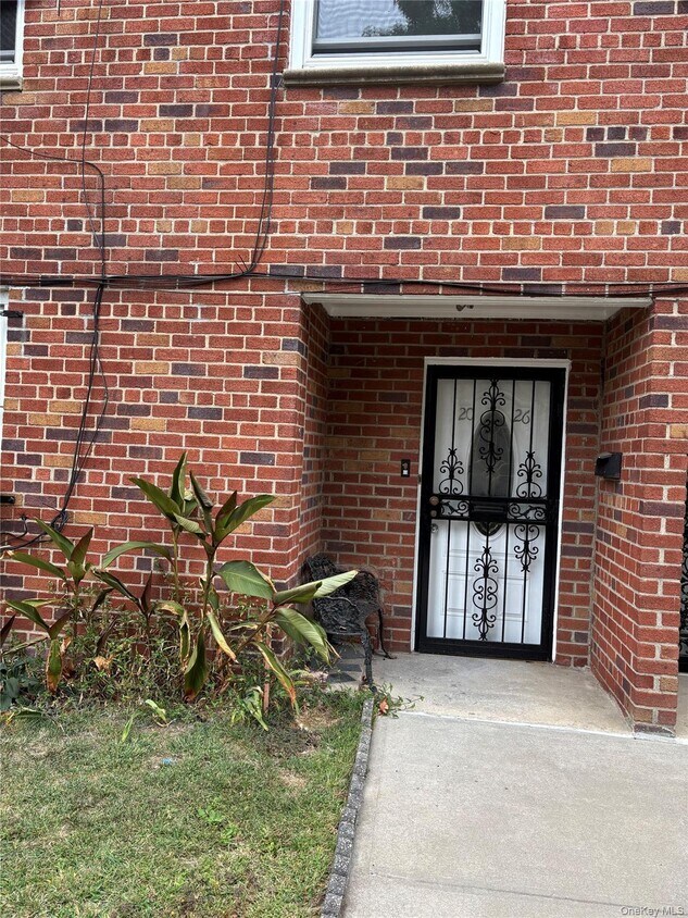 Primary Photo - 20-26 Plainview Ave