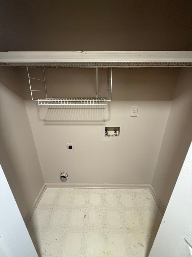 Foto del edificio - ** 3 bed 2 bath located in Millbrook ** Call the self-showing number to schedule a tour 334-366-9198