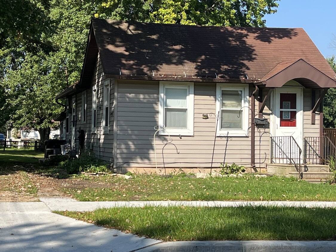 Primary Photo - 64 N Butler St