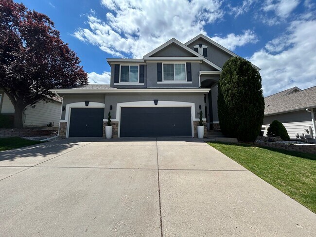 Foto del edificio - Great Furnished House (can be unfurnished) In Fort Collins