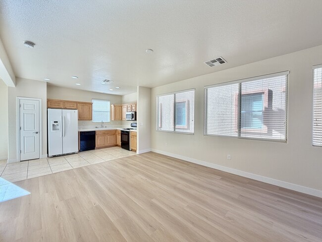 Foto del edificio - 315 Ladies Tee Ct