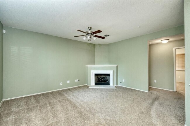 Foto del edificio - 3931 Upper Passage Ln