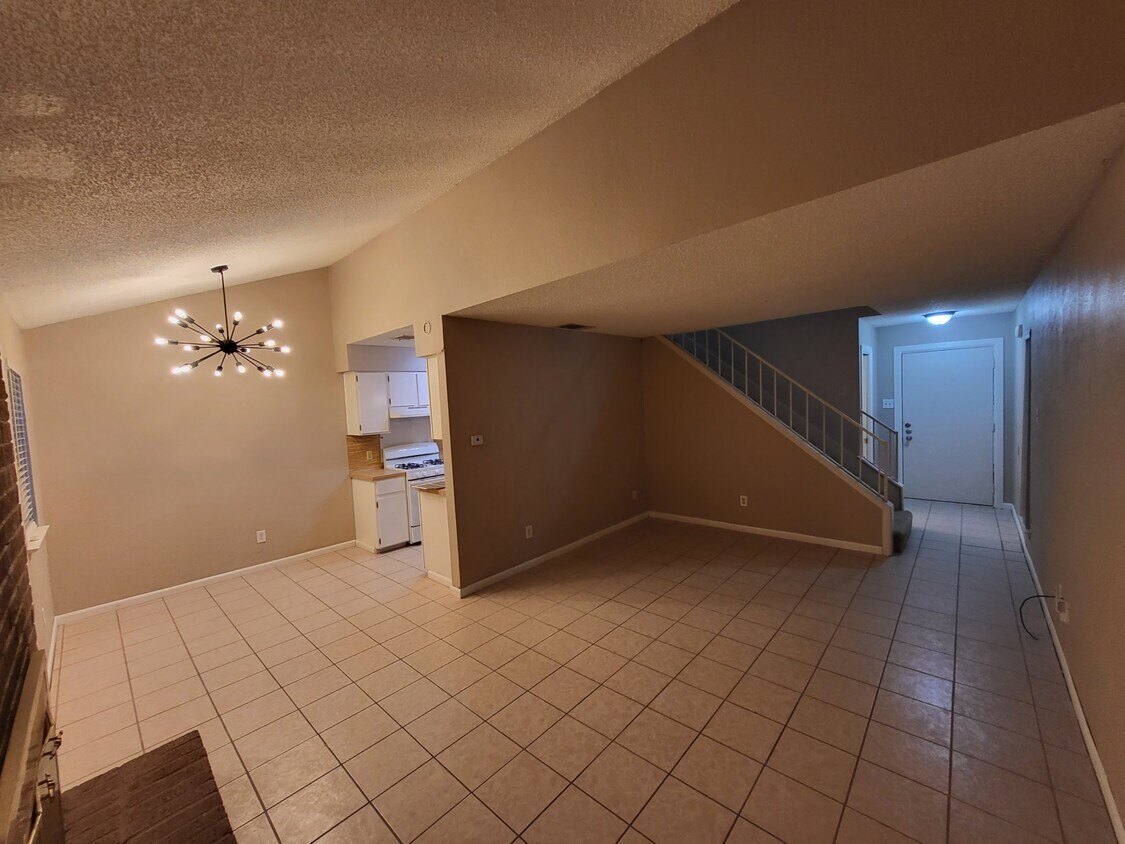 Foto principal - 6702 Deatonhill Dr