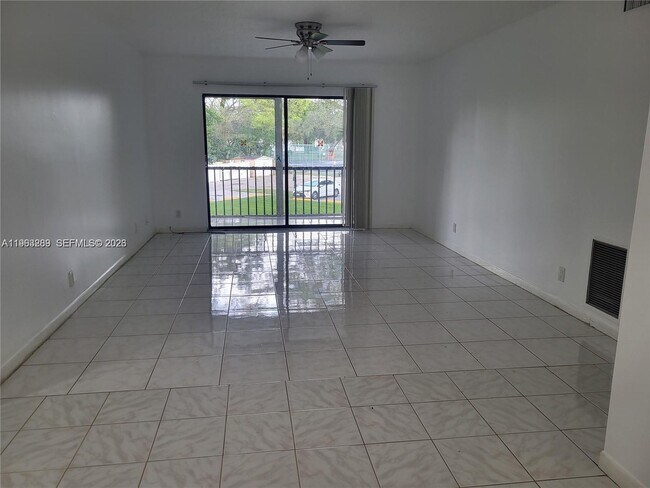 Building Photo - 3125 Oakland Shores Dr