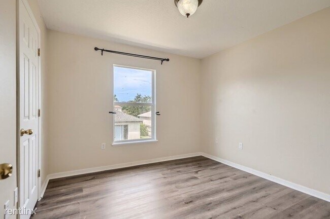 Foto del edificio - 4 br, 2 bath House - 321 McKay Boulevard