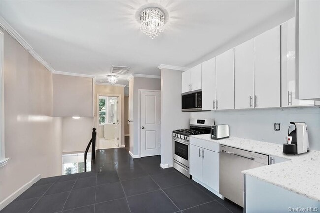 Foto del edificio - 192 Ashford Ave