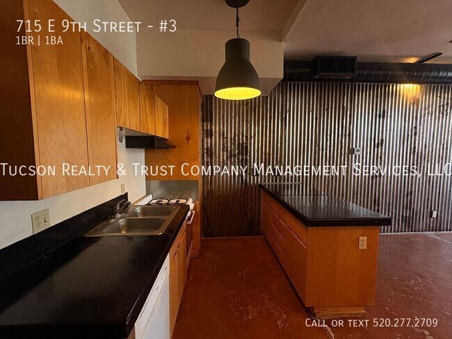 Foto del edificio - 715 E 9th St
