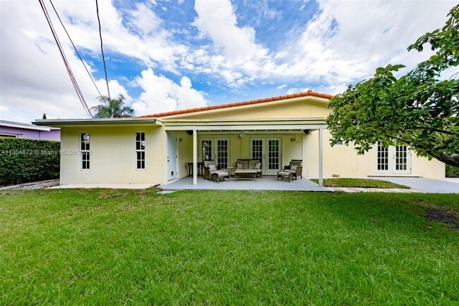 Building Photo - 19430 NE 18th Pl