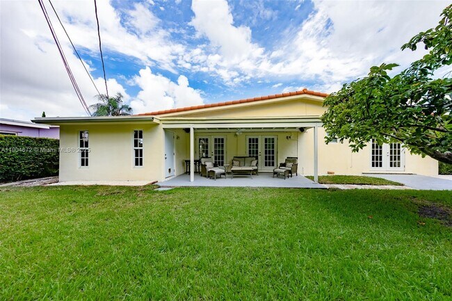 Foto del edificio - 19430 NE 18th Pl