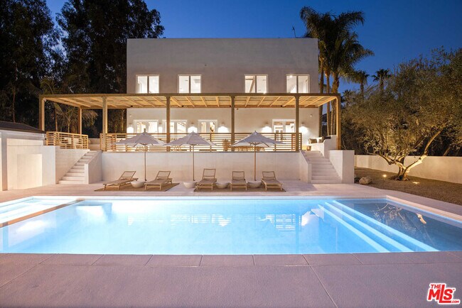 Foto del edificio - 27405 Pacific Coast Hwy