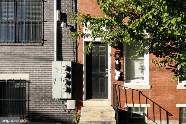 Building Photo - 1525 W Seybert St
